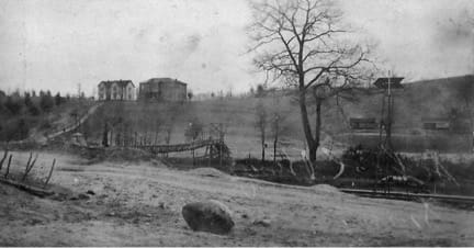 Picture of original Harris School in Spruce Pine