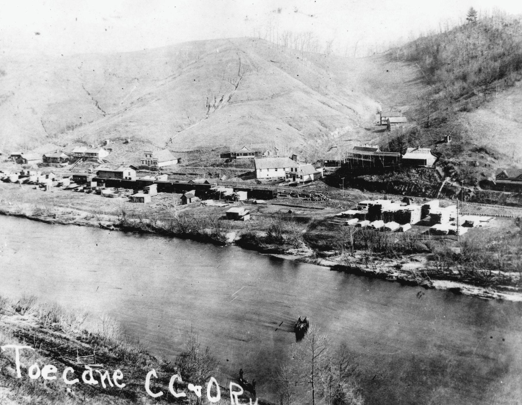 The bustling community of Toecane in 1910.